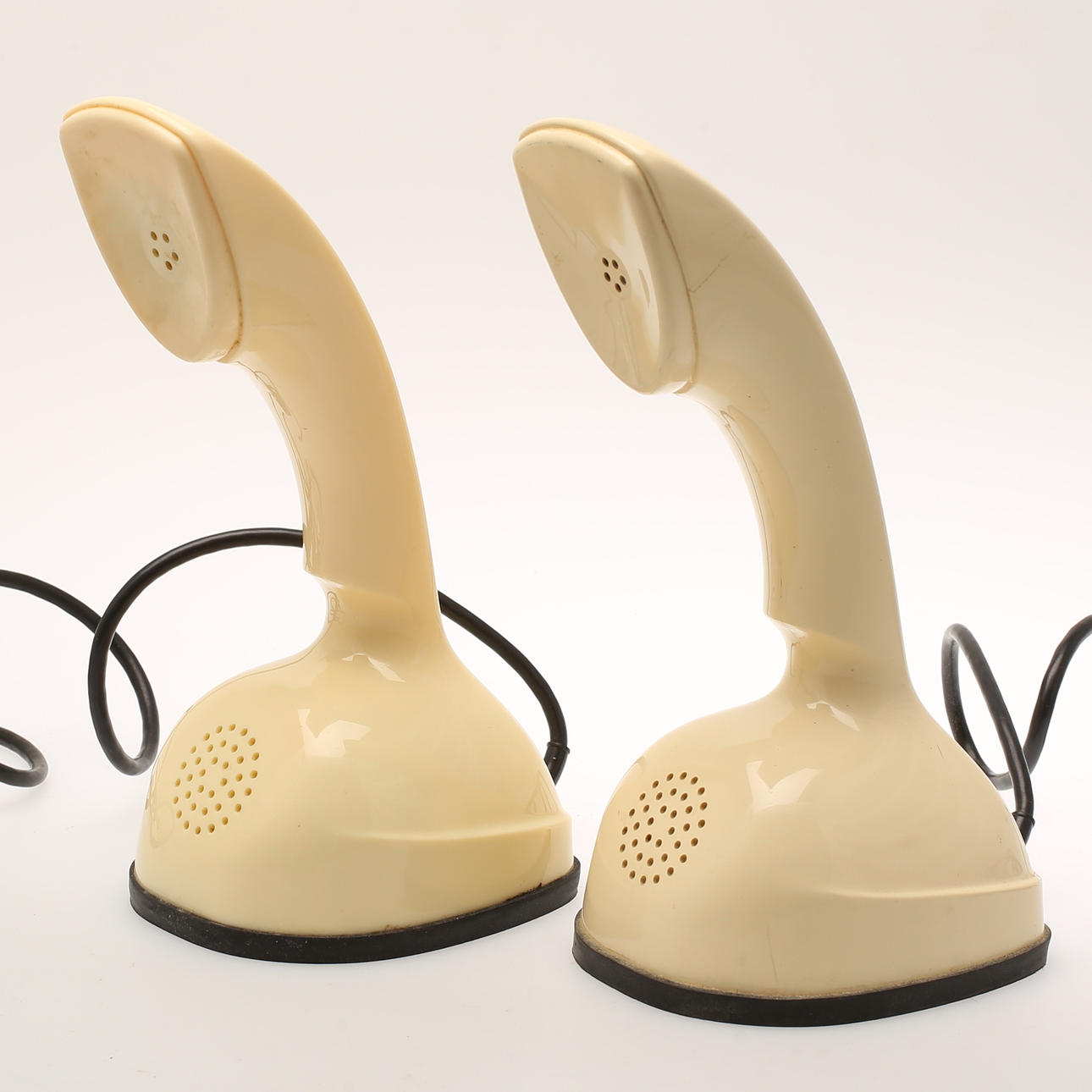 KOBRATELEFONER, Ericofon, 2 stycken.