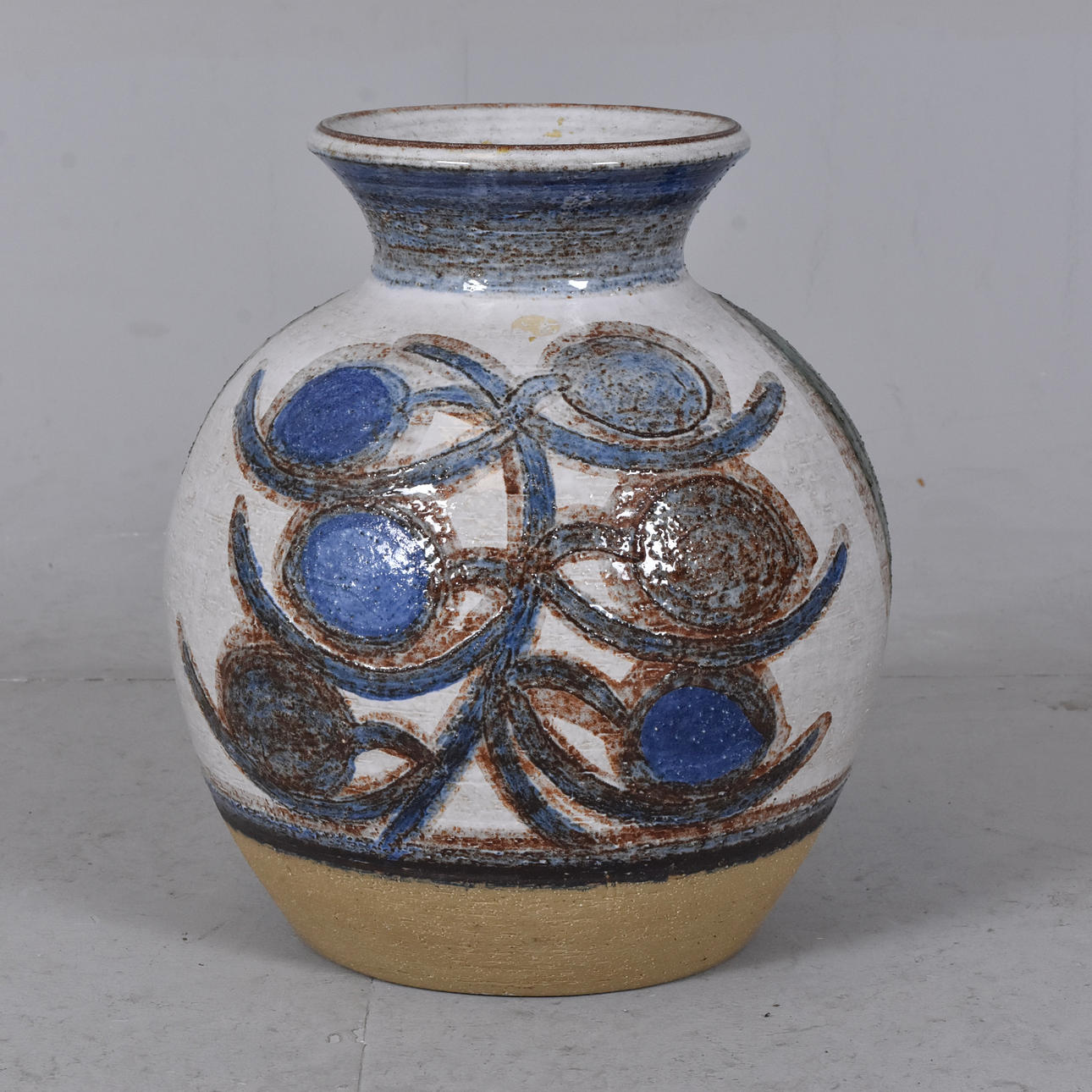 NOOMI BACKHAUSEN. floor vase, chamotte stoneware, “Cactus”.