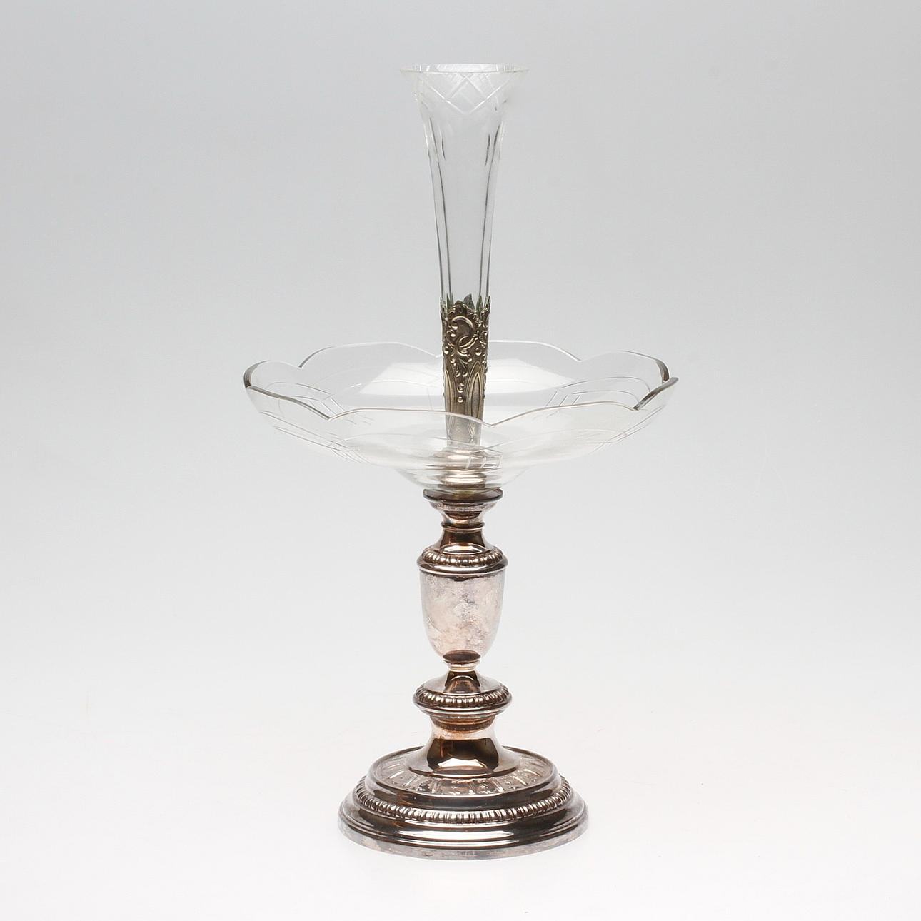 BORDSUPPSATS, glas och nysilver, omkring 1900.