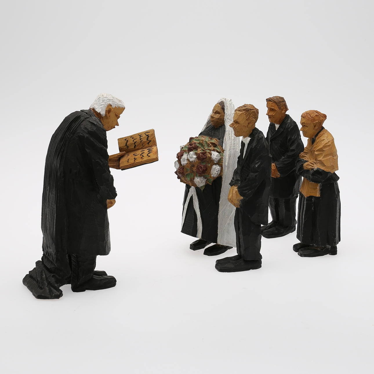 AXEL PETERSSON DÖDERHULTARN. Efter. "Bröllop", 5 delar, brännmärkta, tillverkade av fyrklövern 1981.