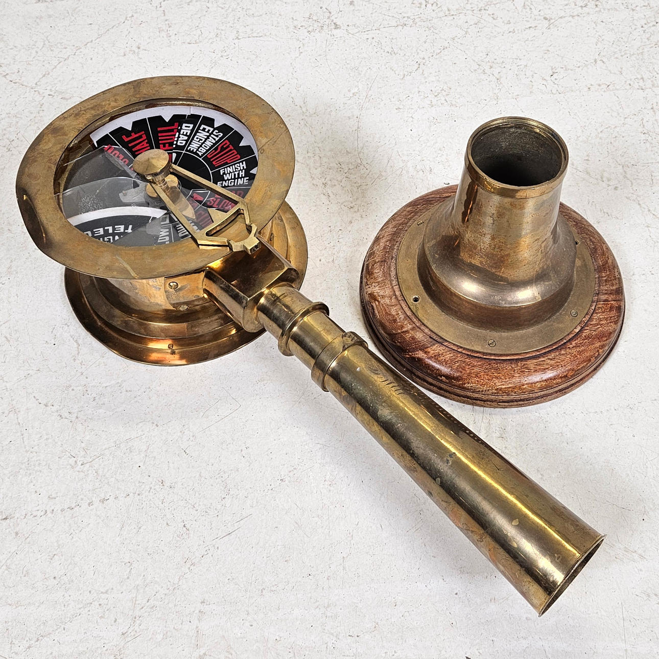 MACHINE TELEGRAPH, yellow metal, replica.