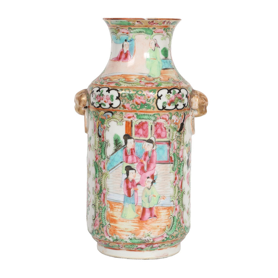 A CHINESE QING DYNASTY CANTON VASE.