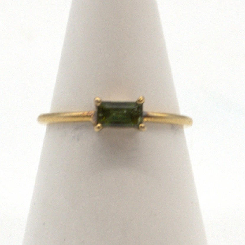 STERLING SILVER PLATED GREEN TOURMALINE DESIGNER RING.