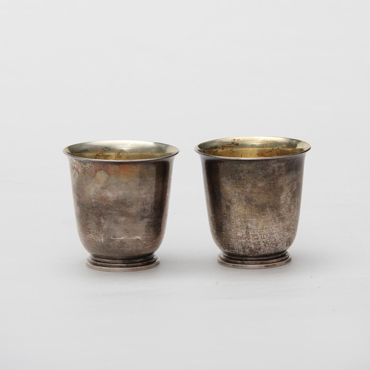 BÄGARE, 2 st, silver, Borgila, årsbokstav Z8.