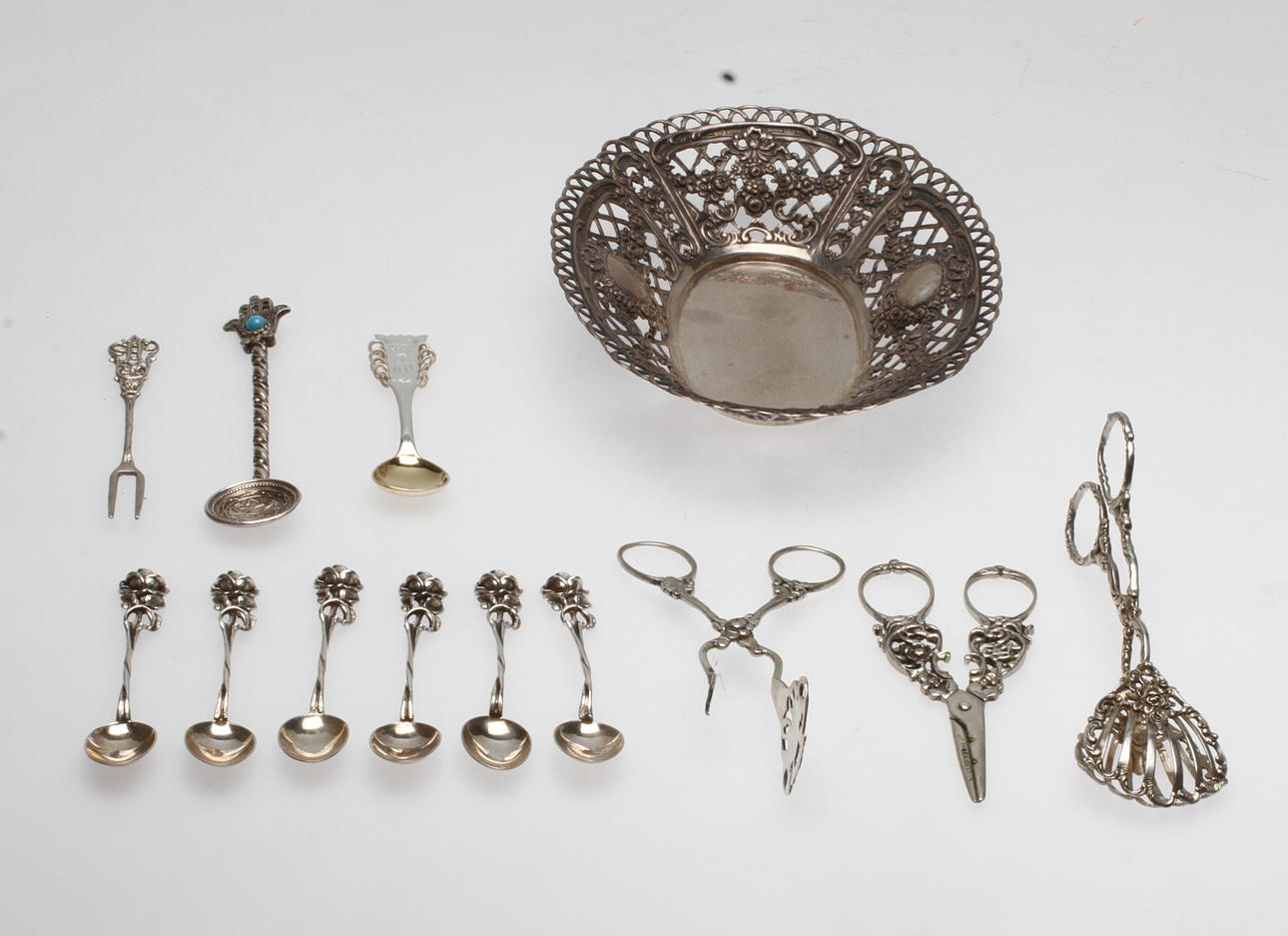 SILVER, 1900-tal, vikt ca. 261,6 gram.
