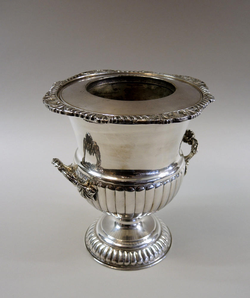 STOR SILVERPLÄTERAD CHAMPAGNE KYLARE.