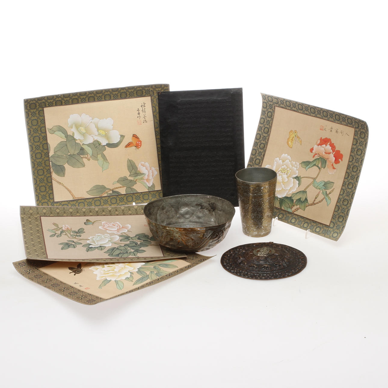 PARTI ASIATIKA, 8 delar, bland annat tryckplåt av trä, skål mässing, 1900-tal.