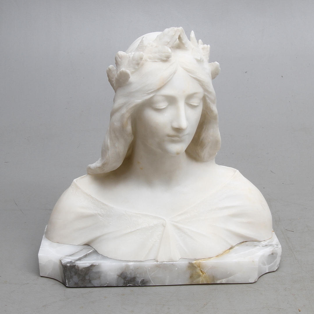 BYST, alabaster, 1900-tal.
