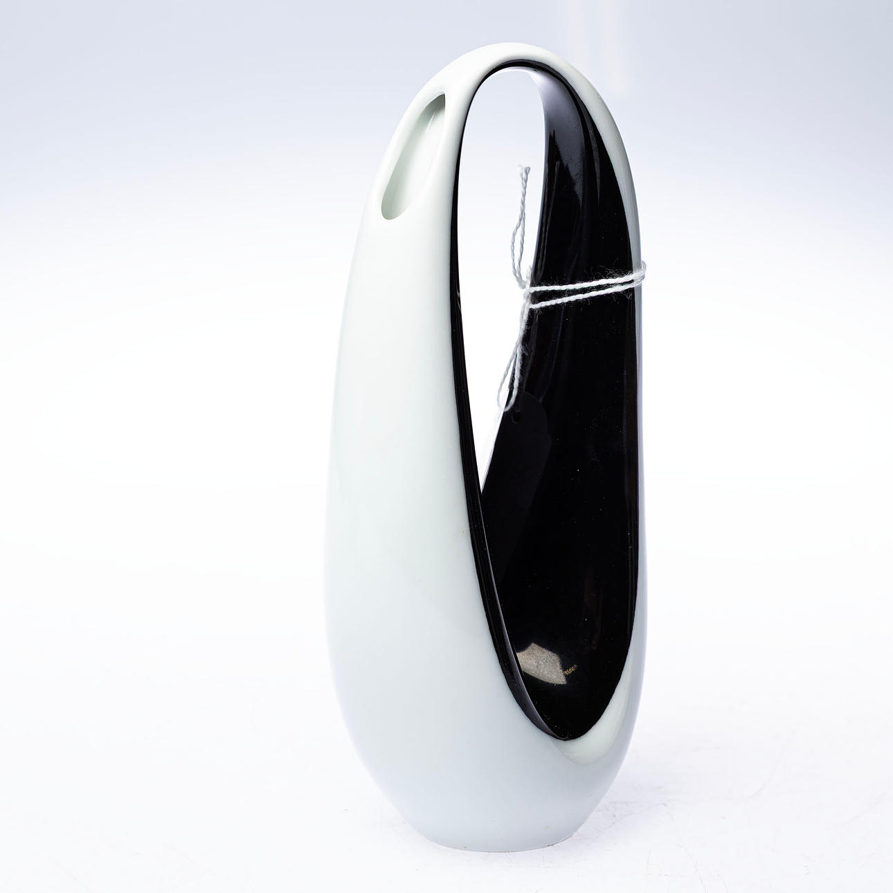 BEATE KUHN. Vas, Rosenthal, Germany.