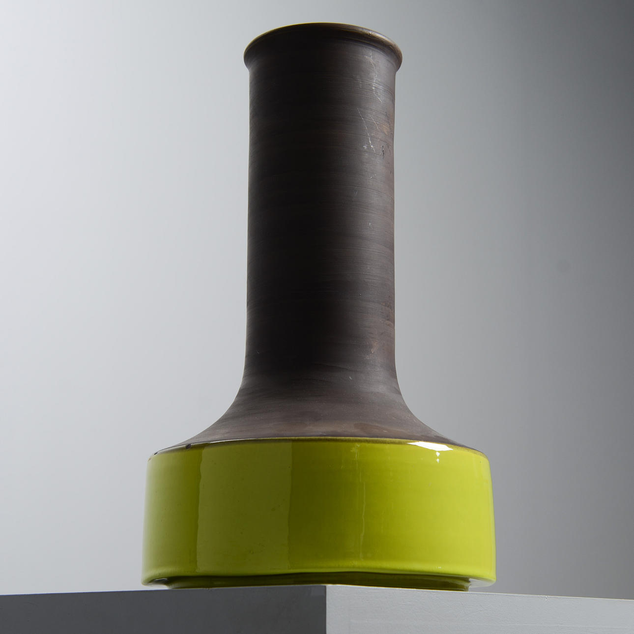 BERIT TERNELL. "Reaktor", golvvas, Upsala-Ekeby, 1970.