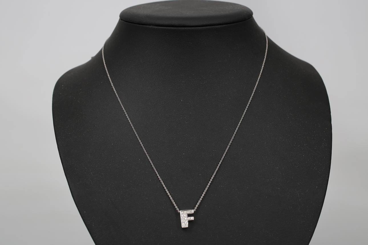 COLLIER, 18K vitguld, diamanter, total vikt 3,3 gram.