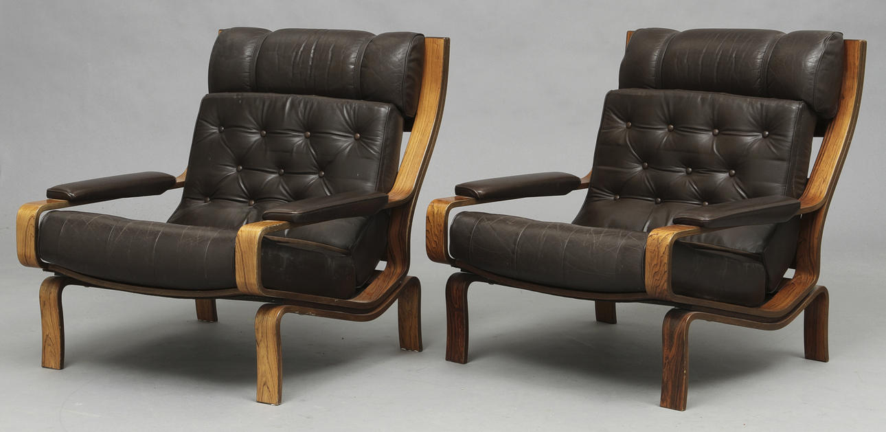 FÅTÖLJER, 2 st. 1900-talets andra hälft.