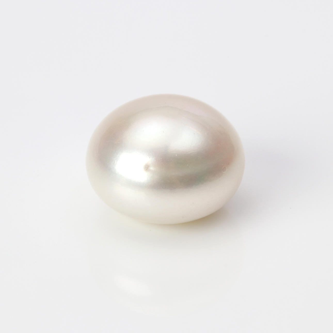 PEARL BUFF TOP approx. 15.2 x 11.1 mm.