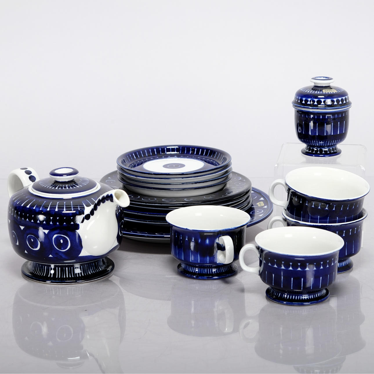 Tableware, Arabia, “Valencia”, Finland, Tableware, 17 pieces.