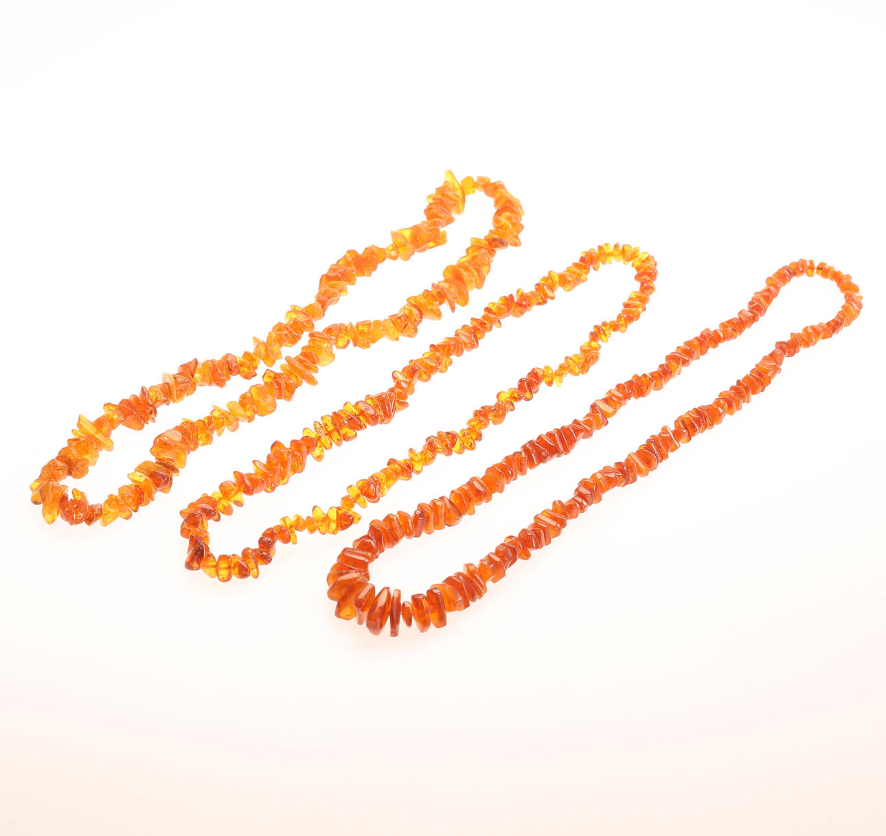 HALSBAND, 3 stycken, bärnsten.