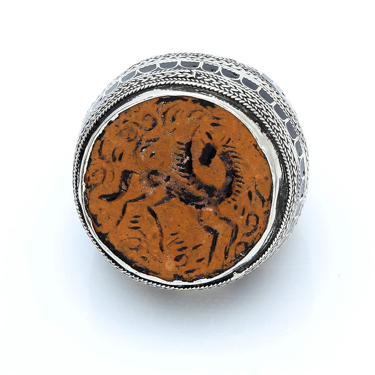 Turkish ring in silver and probably agate, 20th Century.
