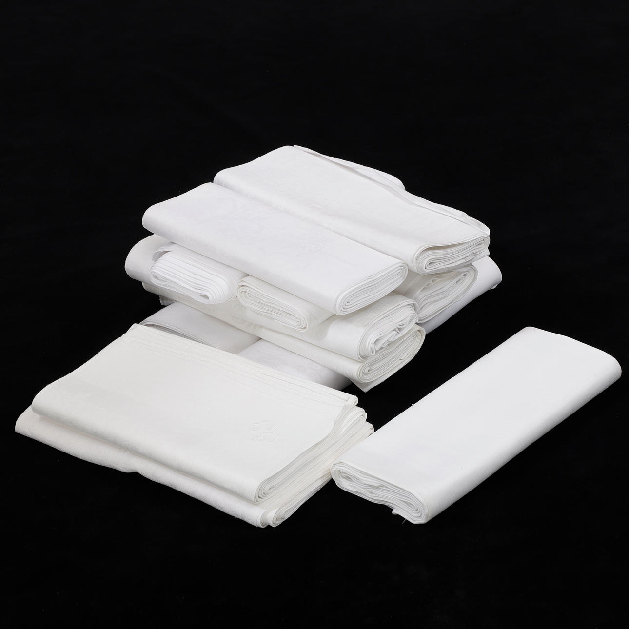 DUKAR, 12 st, linnen mm.