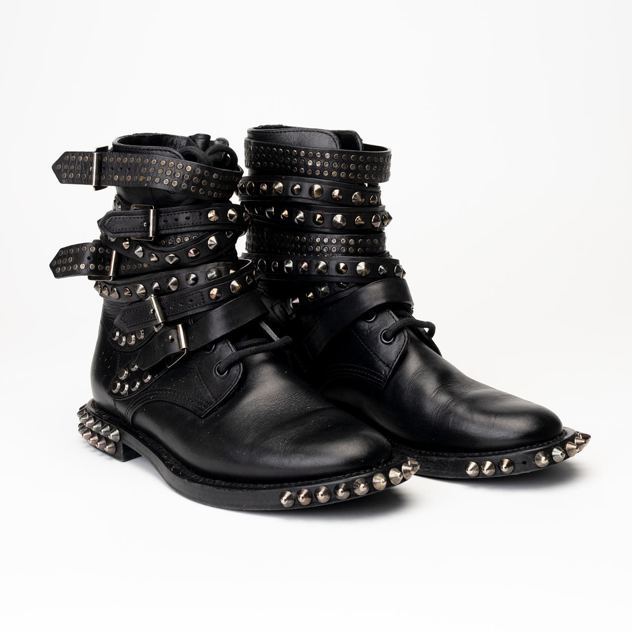 SAINT LAURENT. Boots, 