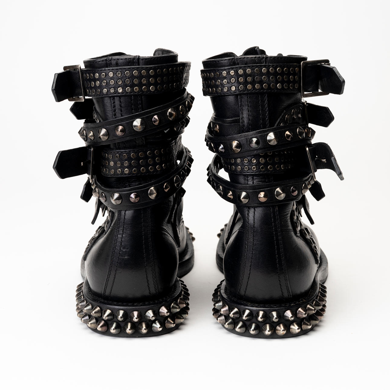 SAINT LAURENT. Boots, 