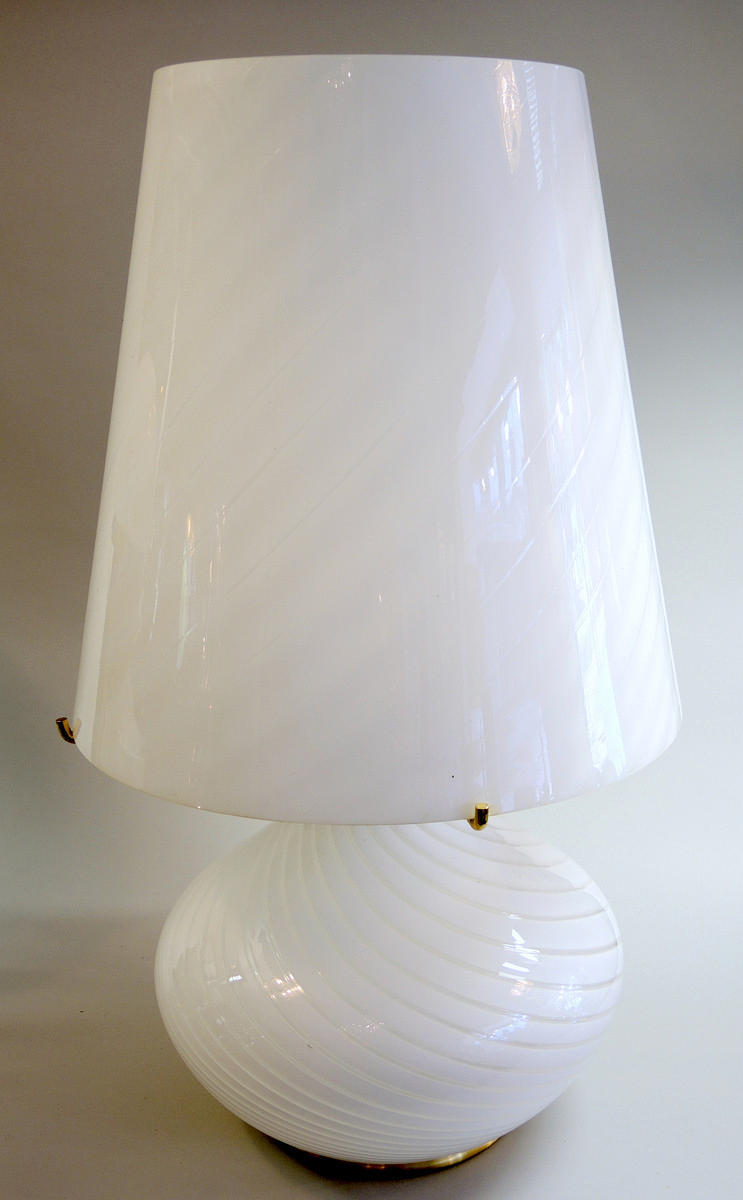 MURANO. STOR MURANO GLAS BORDSLAMPA.