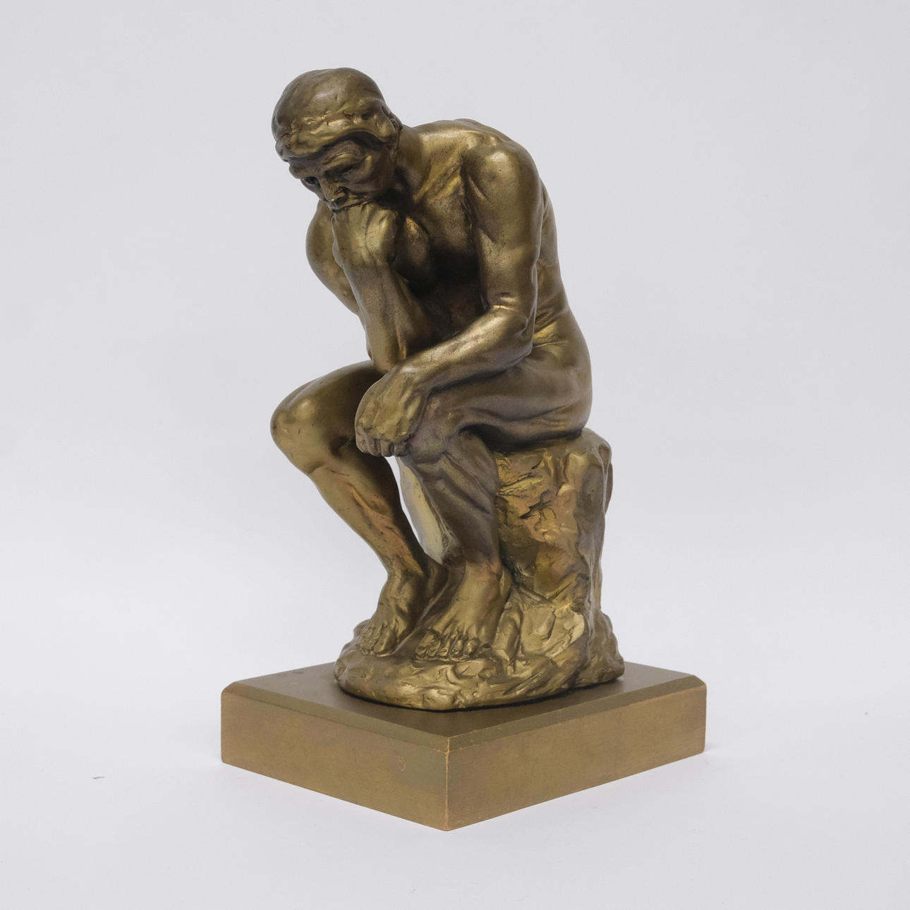 SKULPTUR. "TÄNKAREN" EFTER AUGUSTE RODIN.