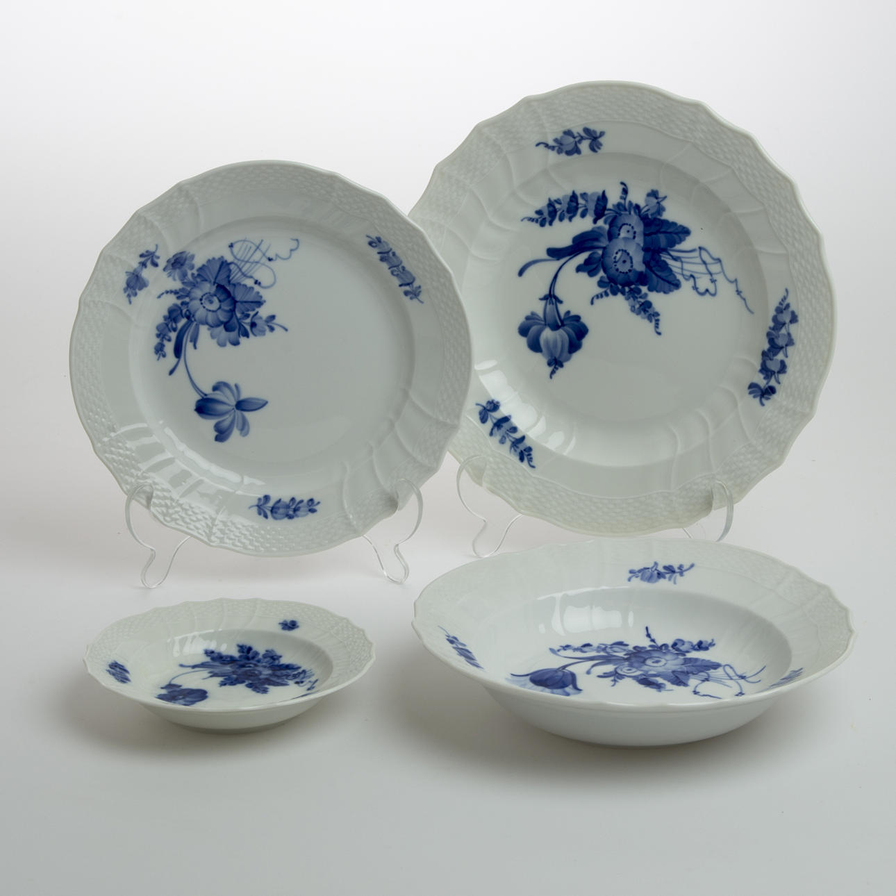 MATSERVIS, 40 delar, "Blå Blomster", Royal Copenhagen.