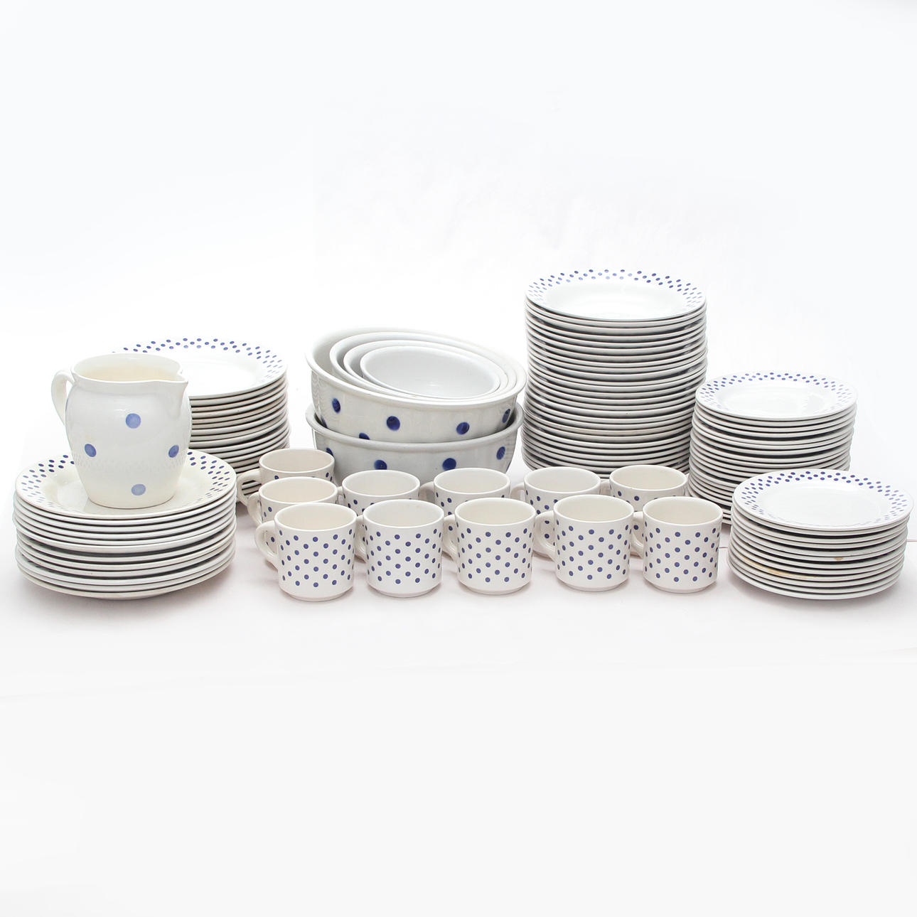 A ceramic tableware set, 106 pieces, Germany.