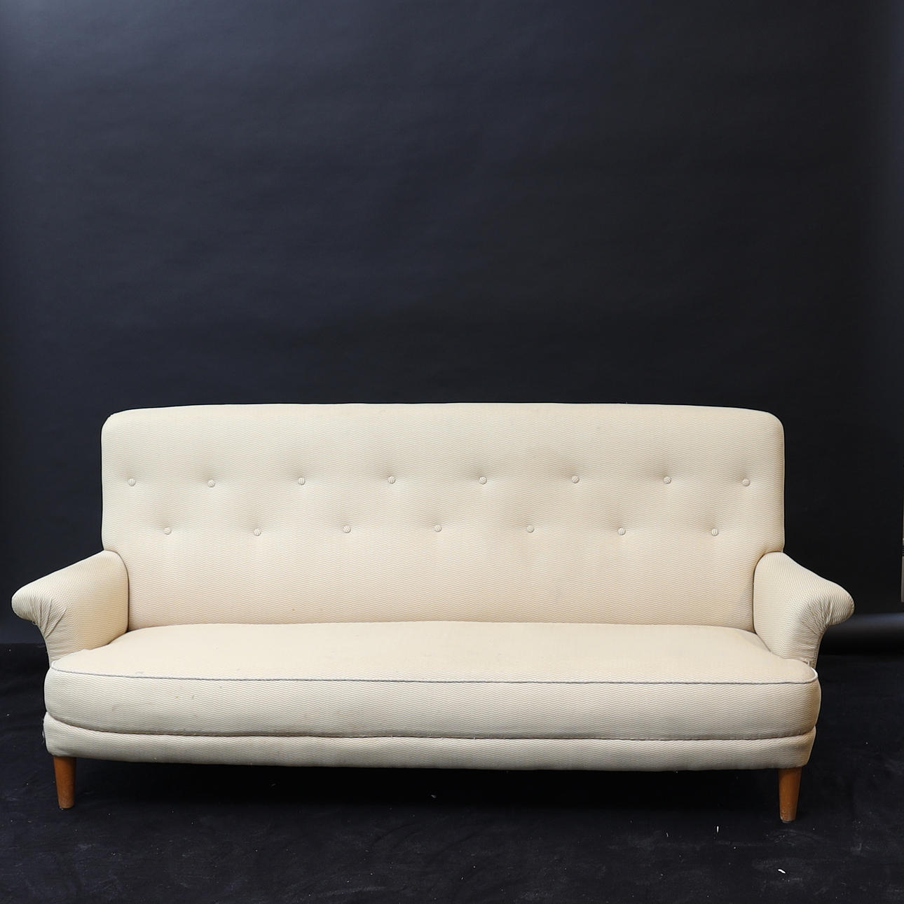 CARL MALMSTEN. sofa.