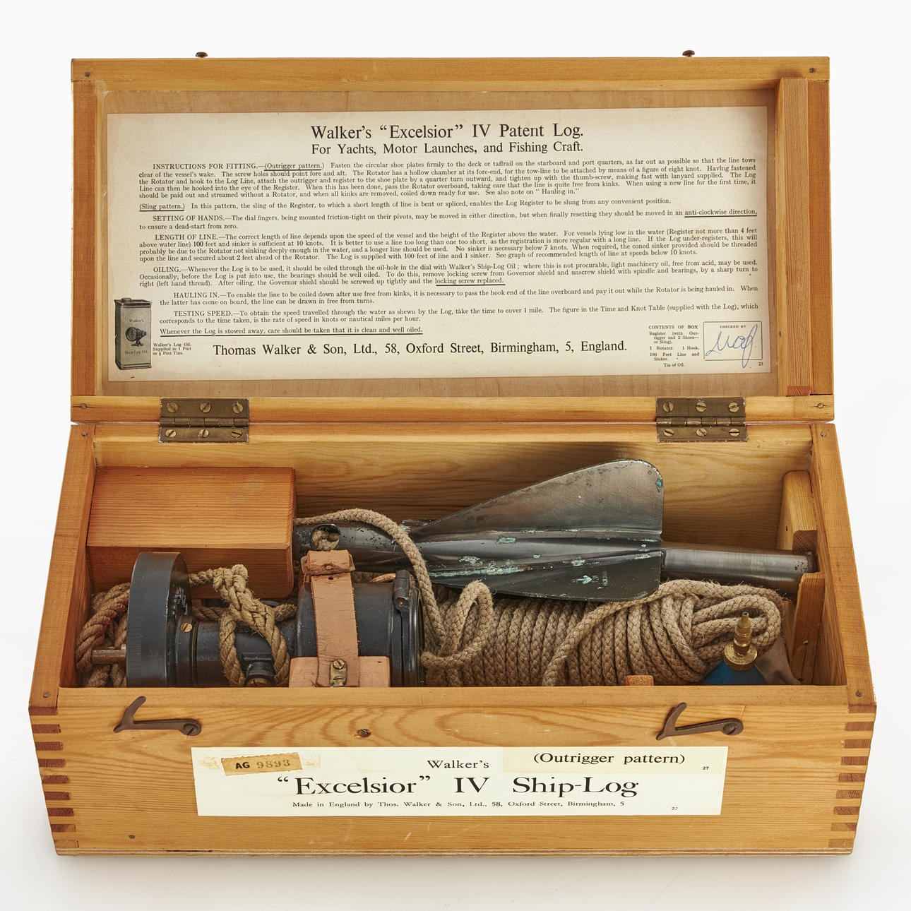 A Walker's “Excelsior IV” outrigger pattern log, Thomas Walker & Son Birmingham, England, first half of the 20th century.