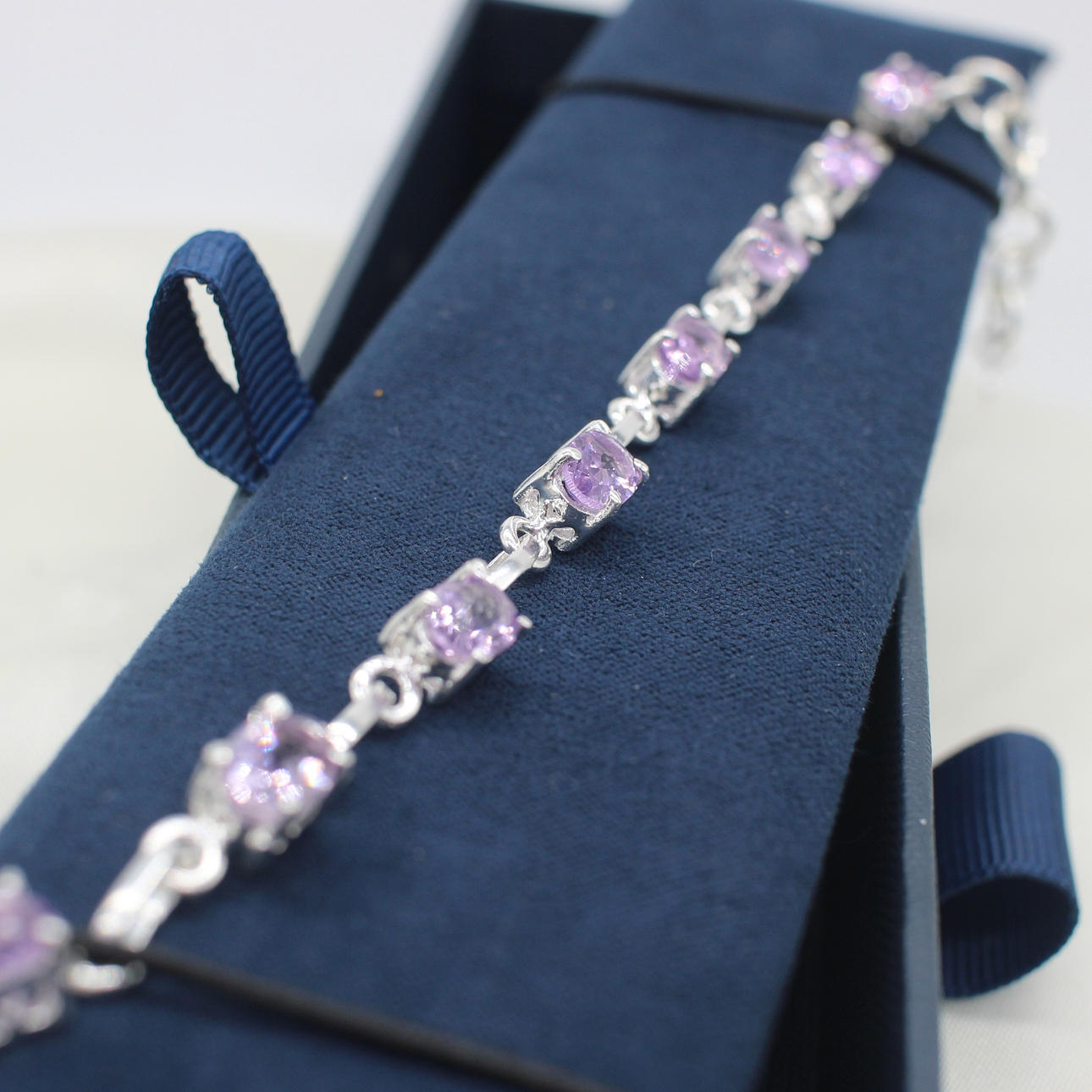 AMETHYST SET DRESS BRACELET IN SILVER.