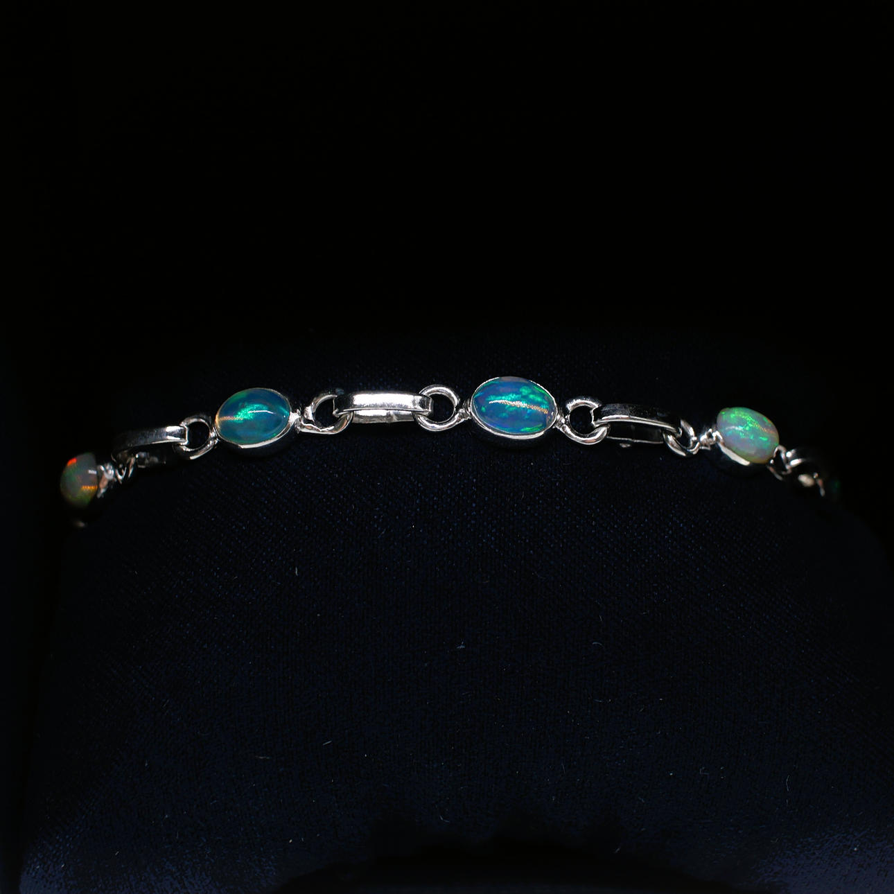 OPAL SET DRESS BRACELET IN SILVER.