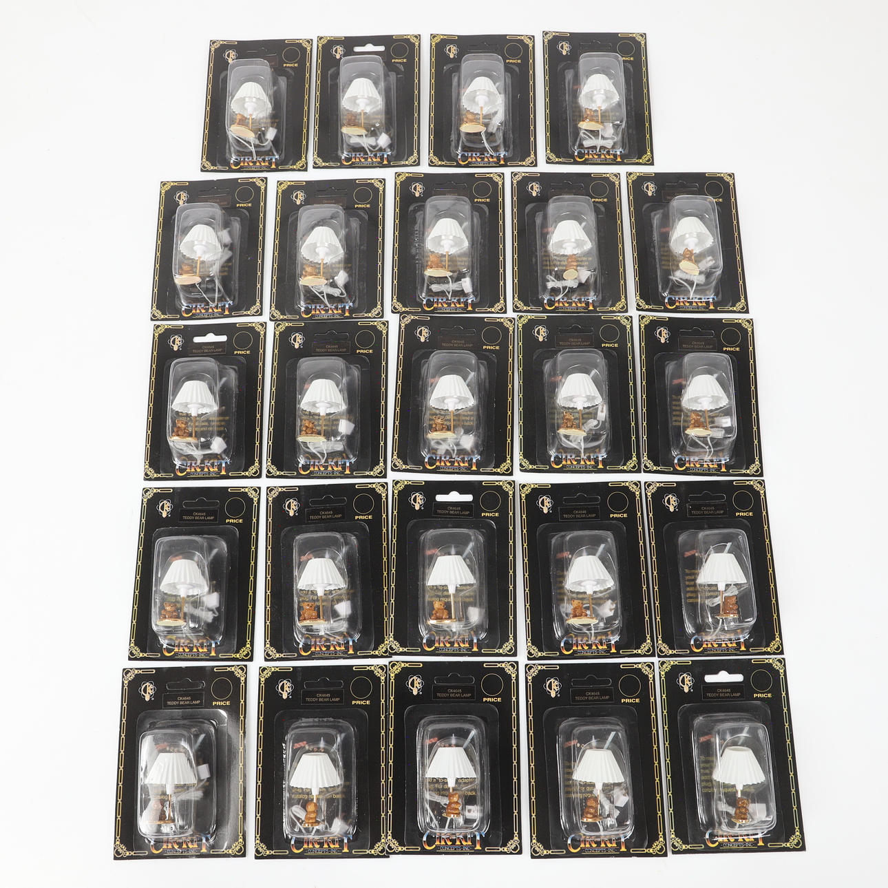 DOCK- ELLER TITTSKÅPSMINIATYRER, ca 24 förpackningar, CIR-KIT.