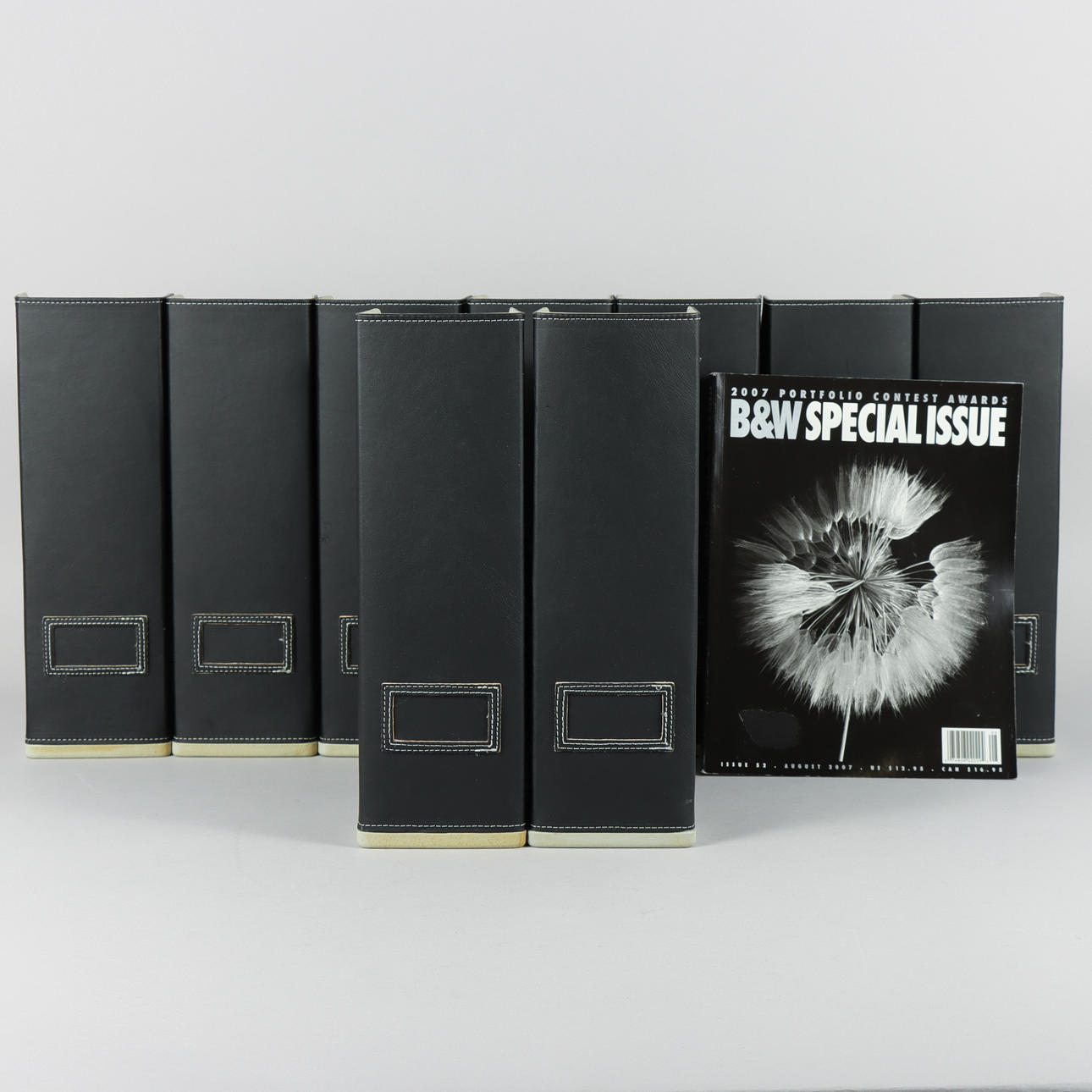 BLACK & WHITE MAGAZINE 96 pieces.