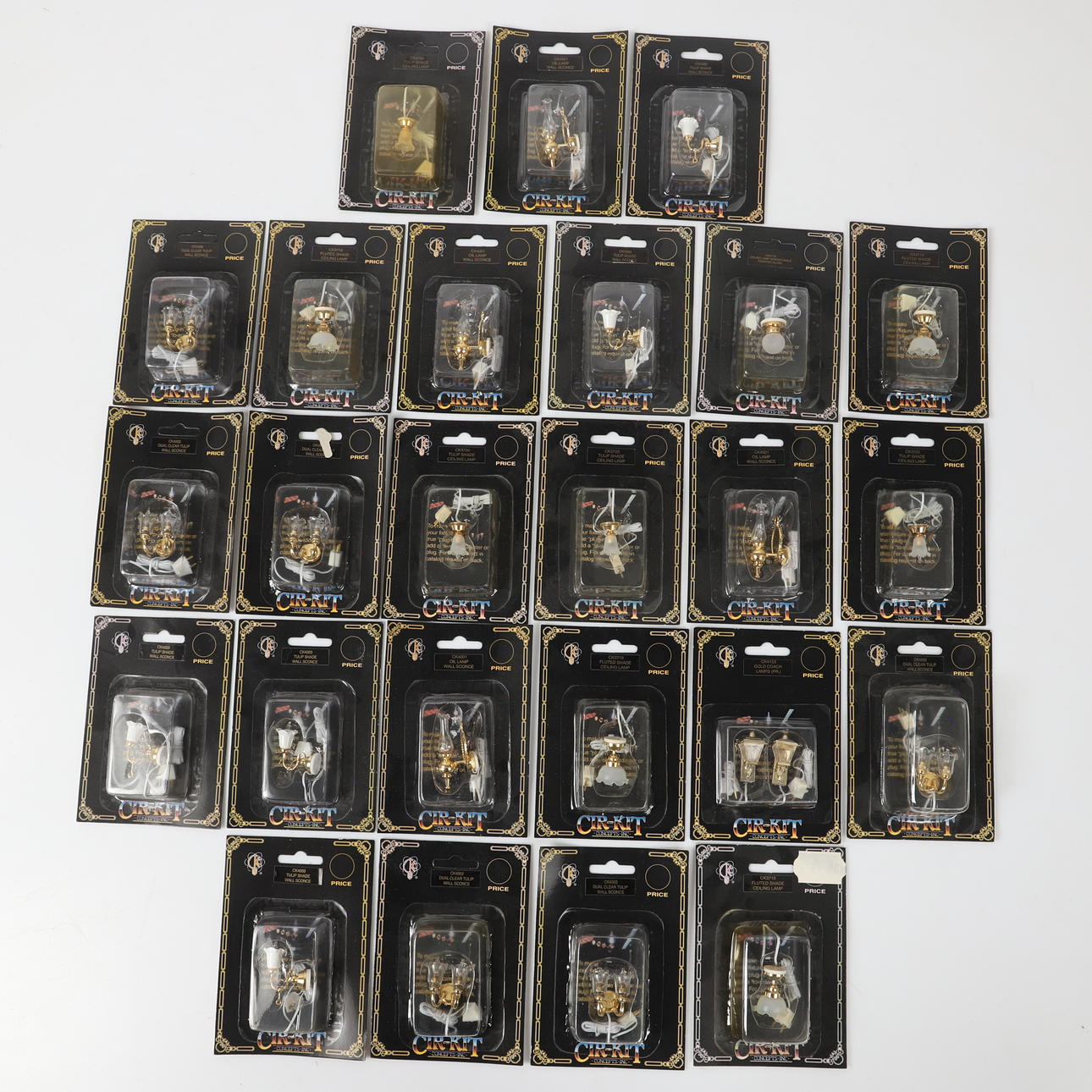 DOCK- ELLER TITTSKÅPSMINIATYRER, ca 24 förpackningar, CIR-KIT.