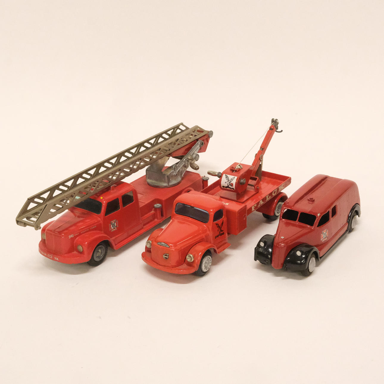 TEKNO. TRE MODELLBILAR. FORDON MED FALCK-MÄRKNING. DANMARK.