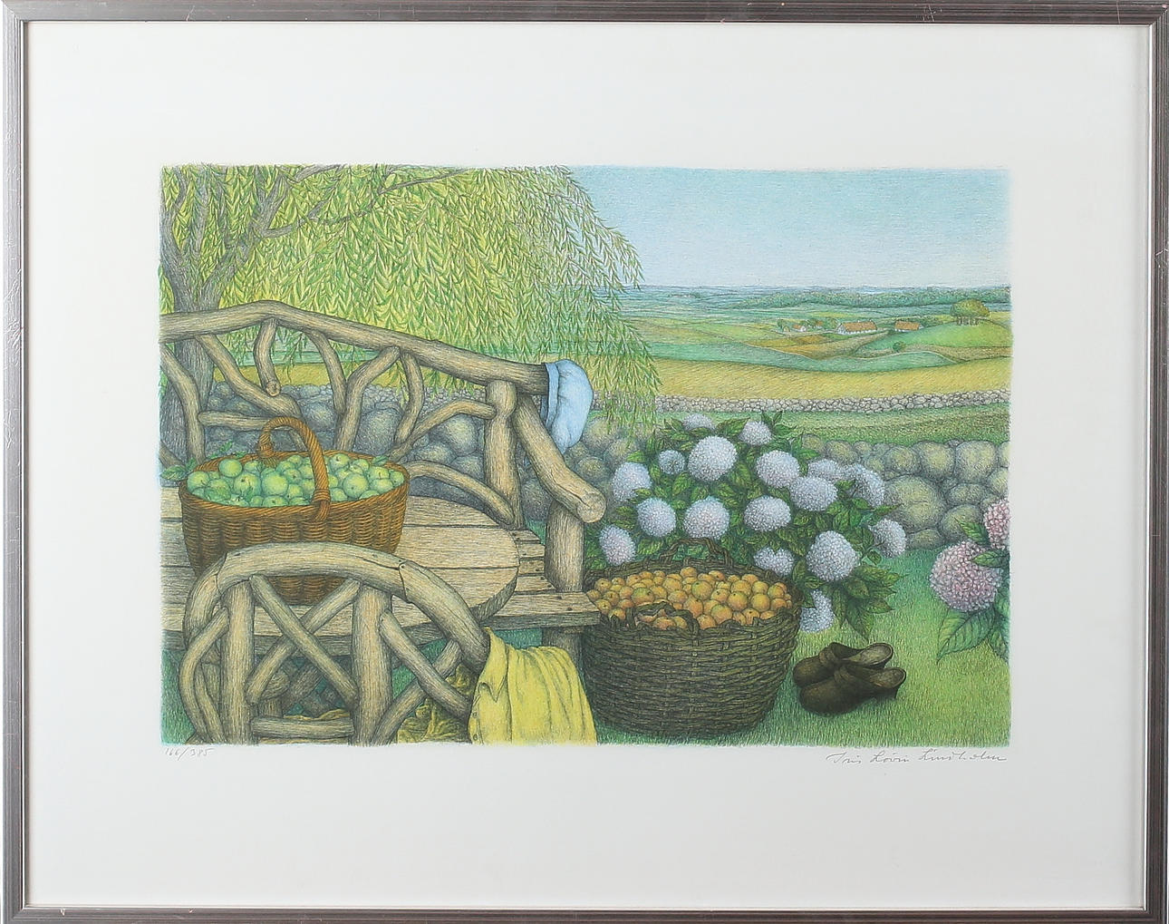 IRIS LÖVIN LINDHOLM. Trädgårdsmotiv med blommor och frukt, Färglitografi, signerad samt numrerad 166/385.