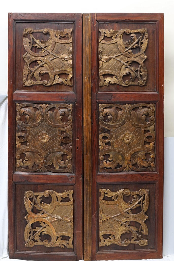 DOUBLE DOORS, Gothic type.