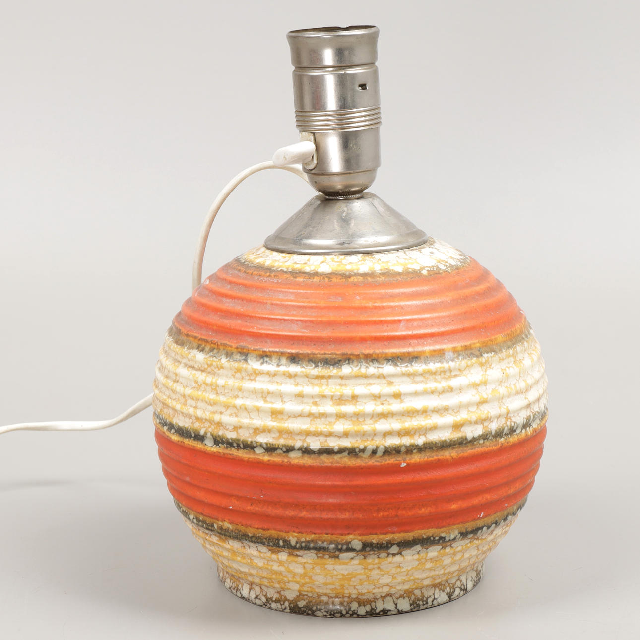 A table lamp, globular, ceramic, art deco, 1930s/40s.