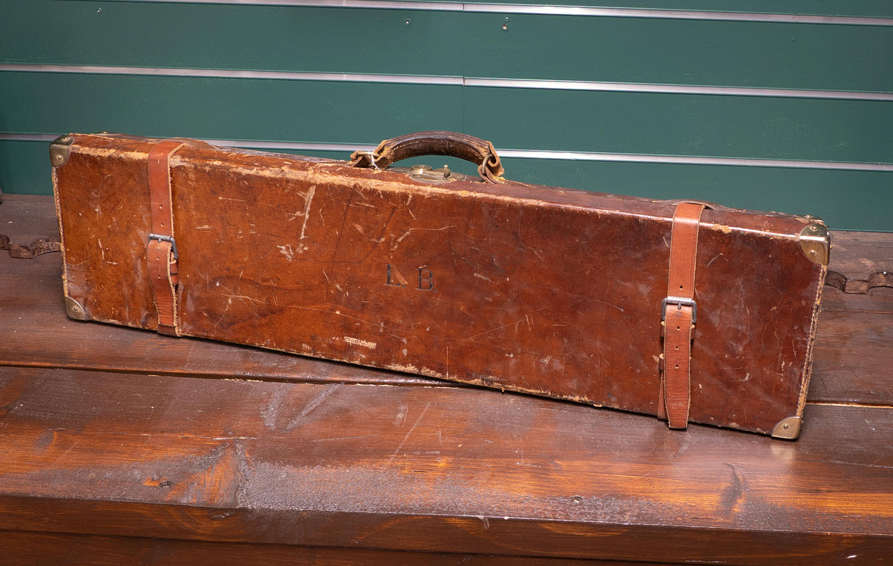 Leather trunk, England, 19th/20th century.