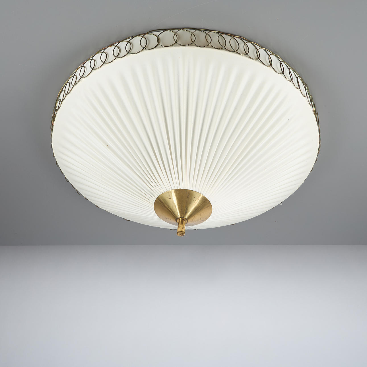 KATTOVALAISIN, 1900-luvun puoliväli.