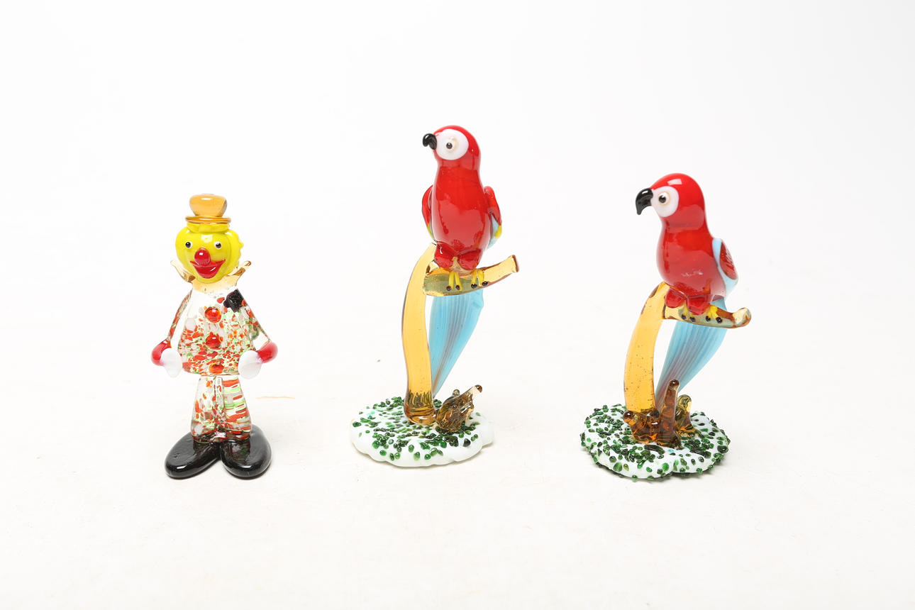 PARROTS 2 pcs and CLOWN, glass.