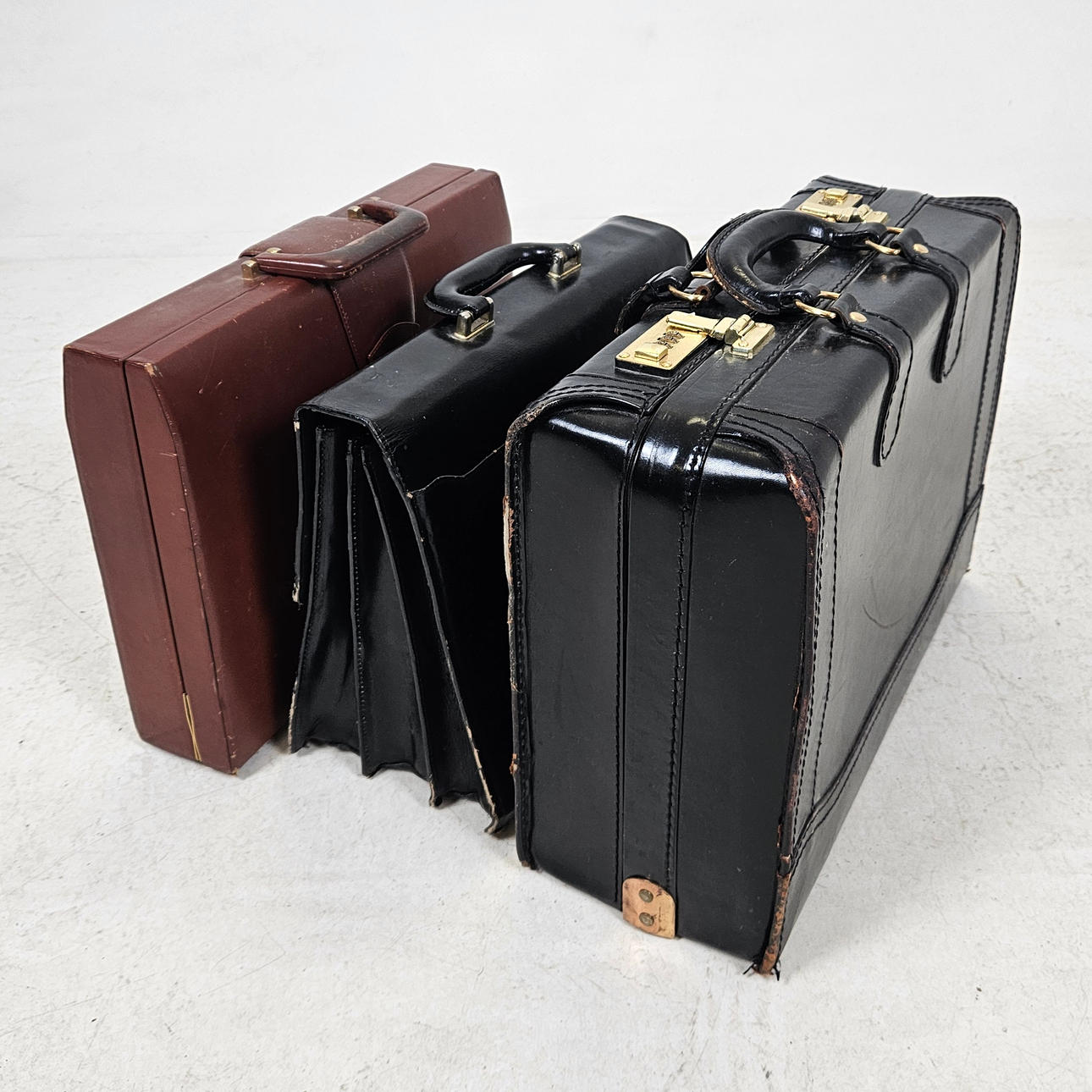 VÄSKOR, 3 st, läder, bland annat Barbonese, Italien.