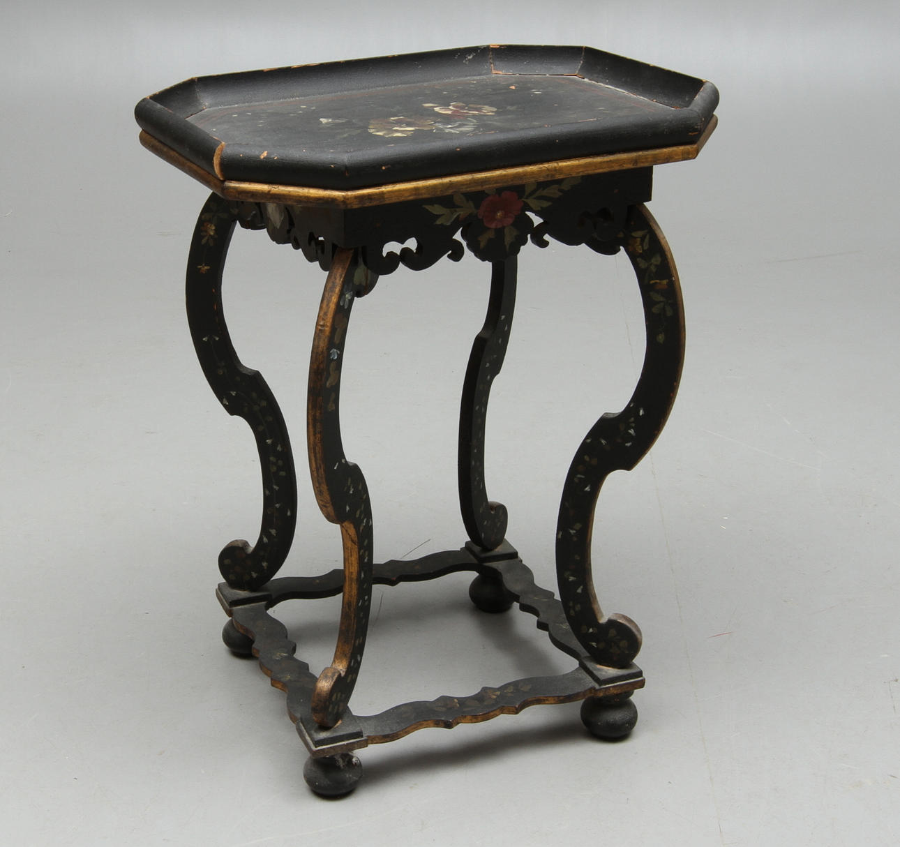 BORD, senbarockstil, 1800-tal.