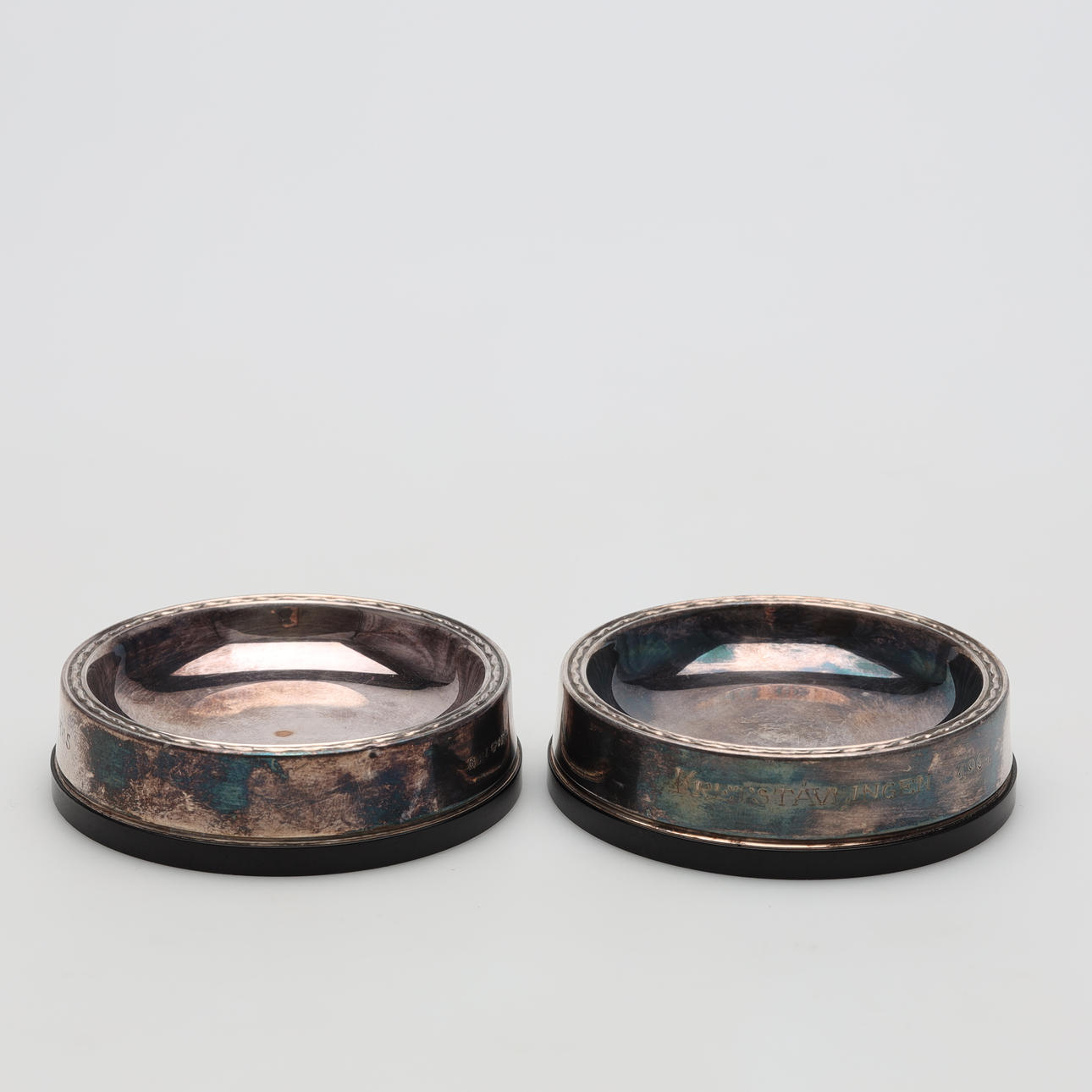 ASKFAT 2 pieces silver gross weight approx. 86 grams.