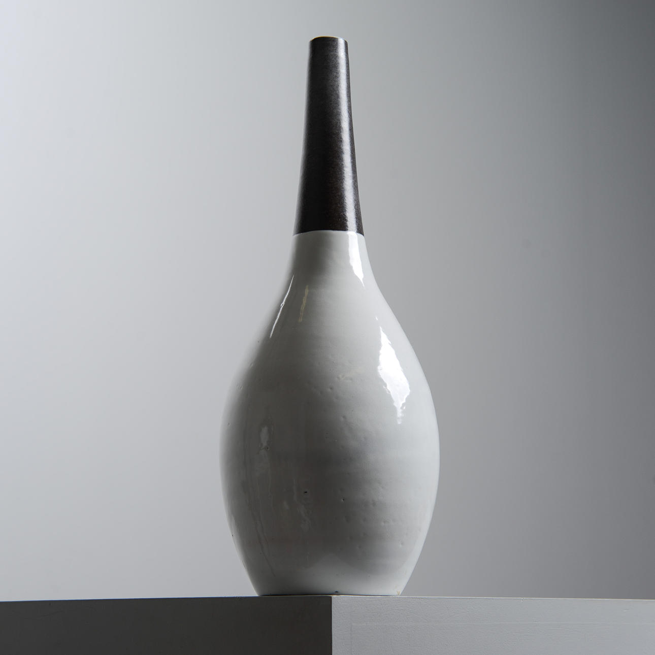 INGRID ATTERBERG. Vas, modell 2037, Upsala-Ekeby, 1949-54.