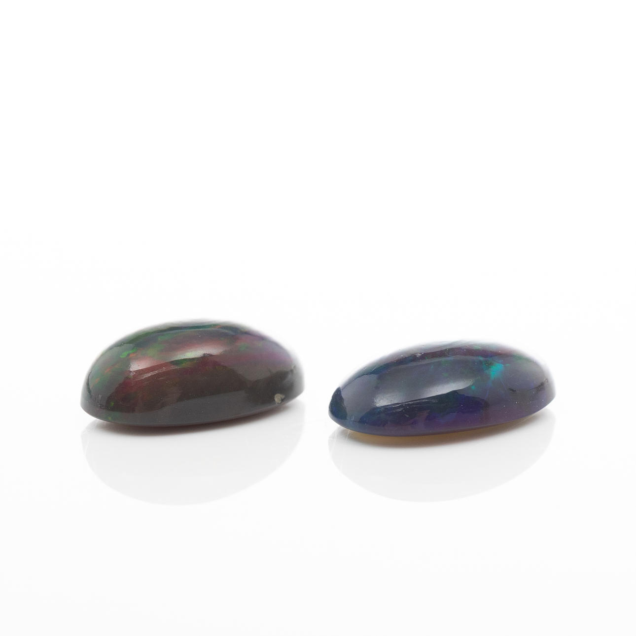 OPALS, 2 pcs, 2.44 ct.