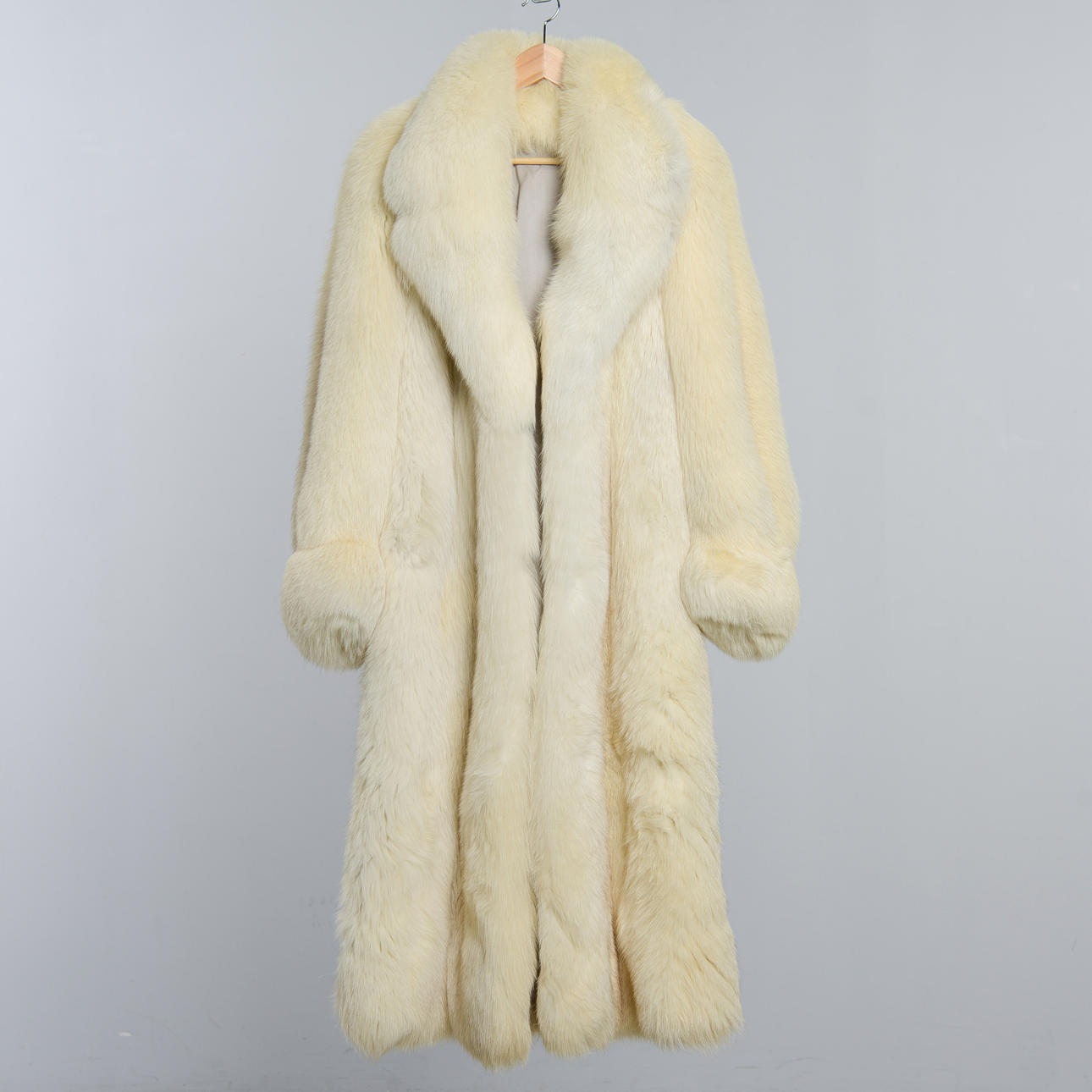 FUR COAT, fox, estimated size: 40-42.