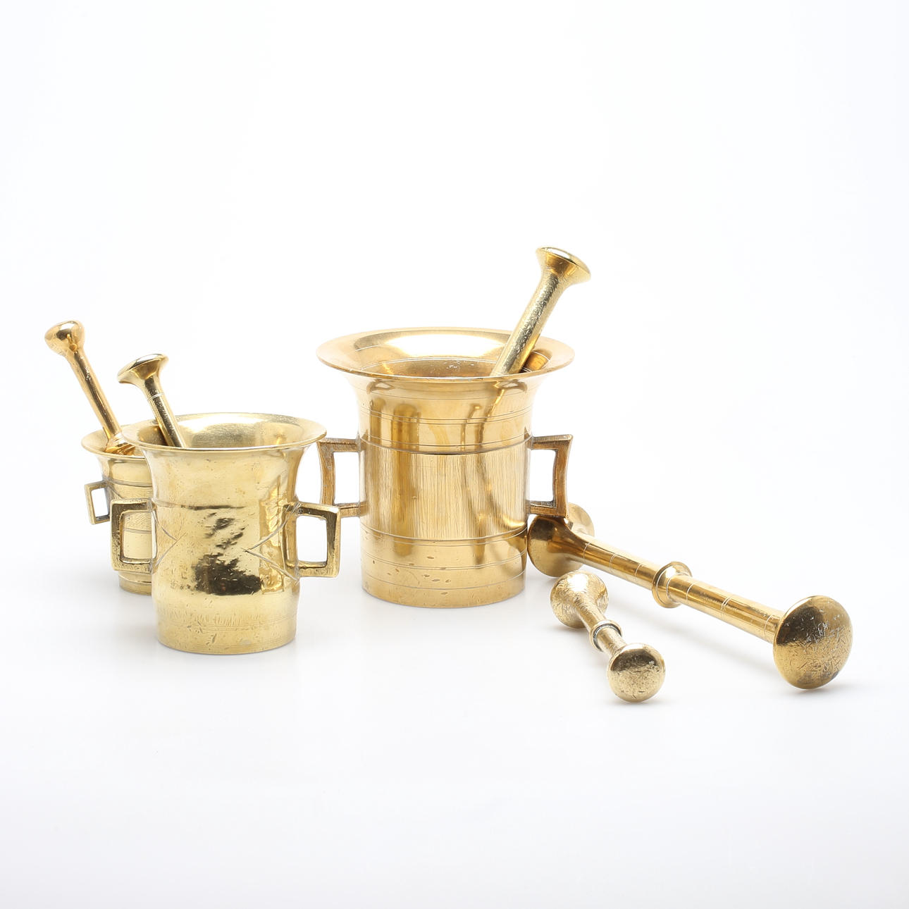 MORTLAR, 3 st, mässing, 18/1900-tal.