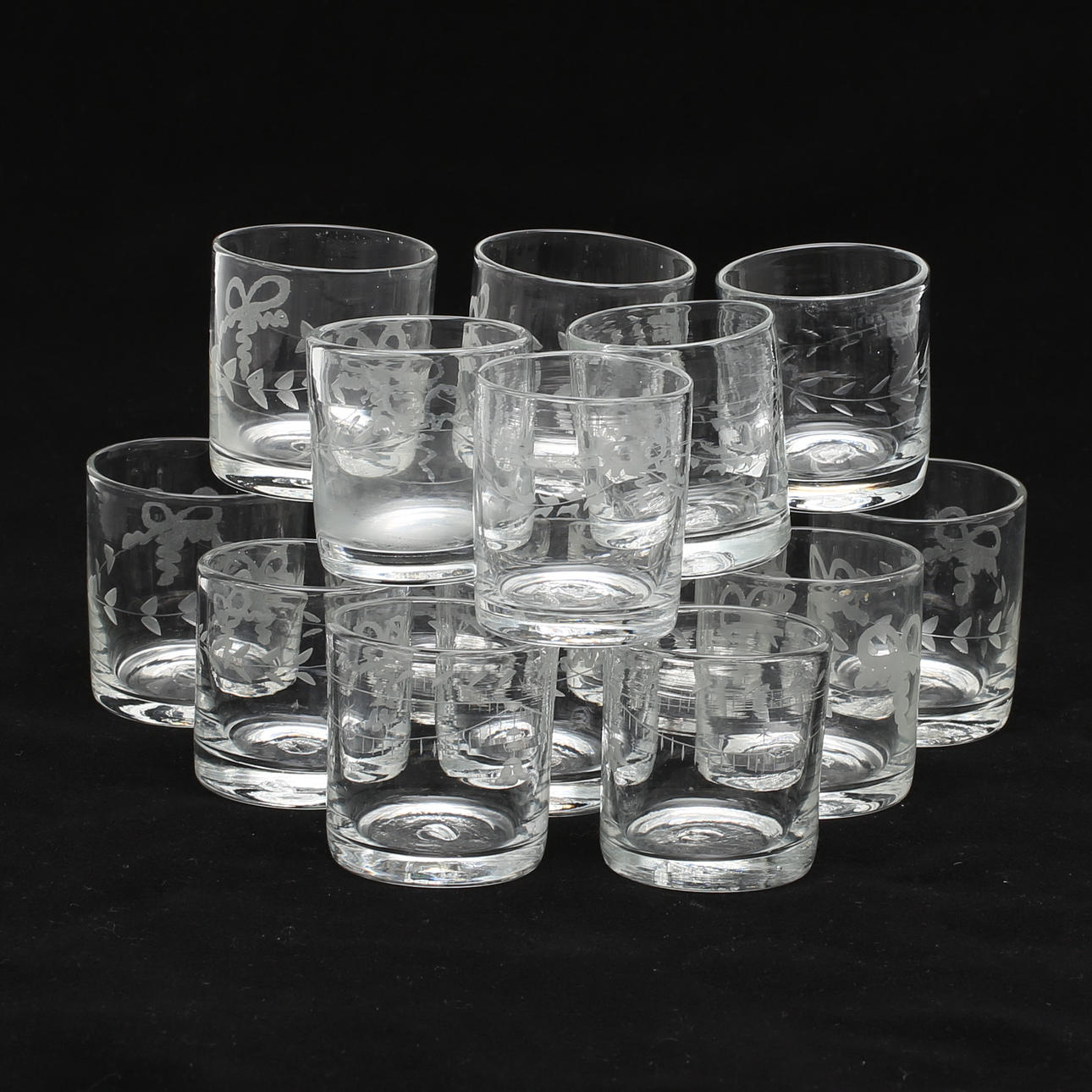 GLAS, 15 st, varav 13 st "Antik", Reijmyre.