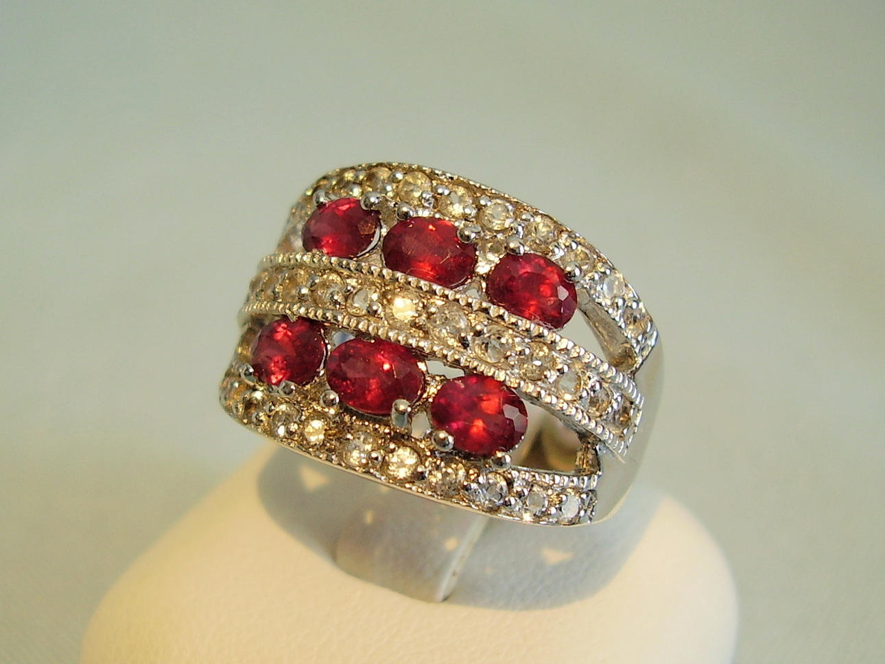 RUBY - VIT TOPAS - RING ädelstenar 2,13 ct.